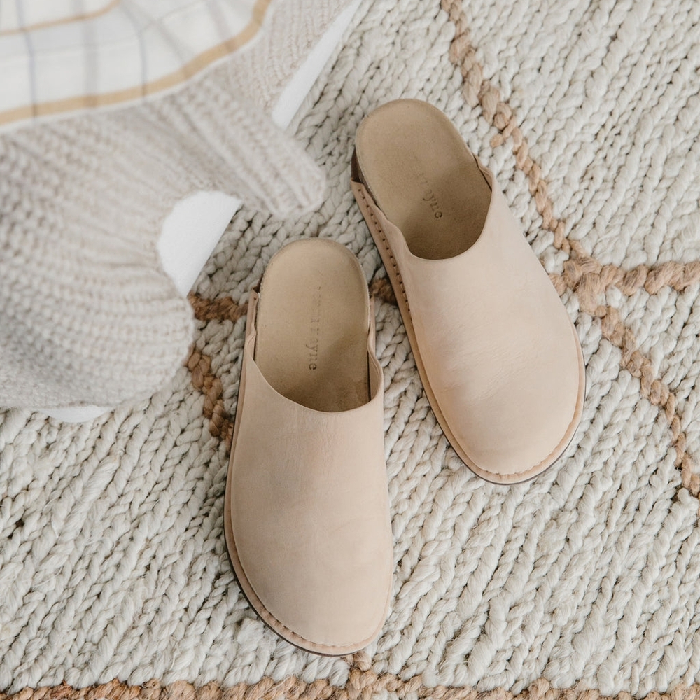 Jenni Kayne Leather Moc Mule Clog Natural Beige Cream Size 8